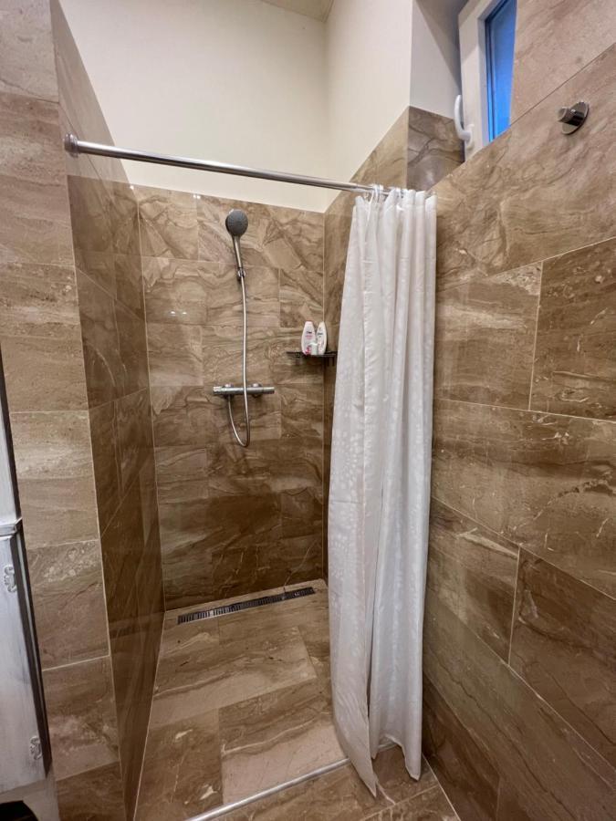 Kalitka Apartman Eger Exteriör bild